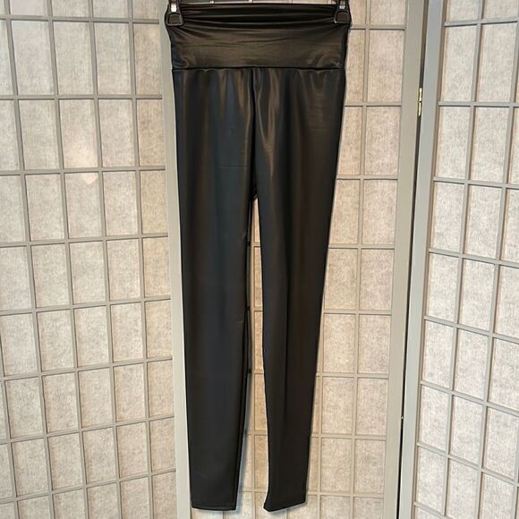 Faux leather leggings, XS Black - Picture 1 of 6